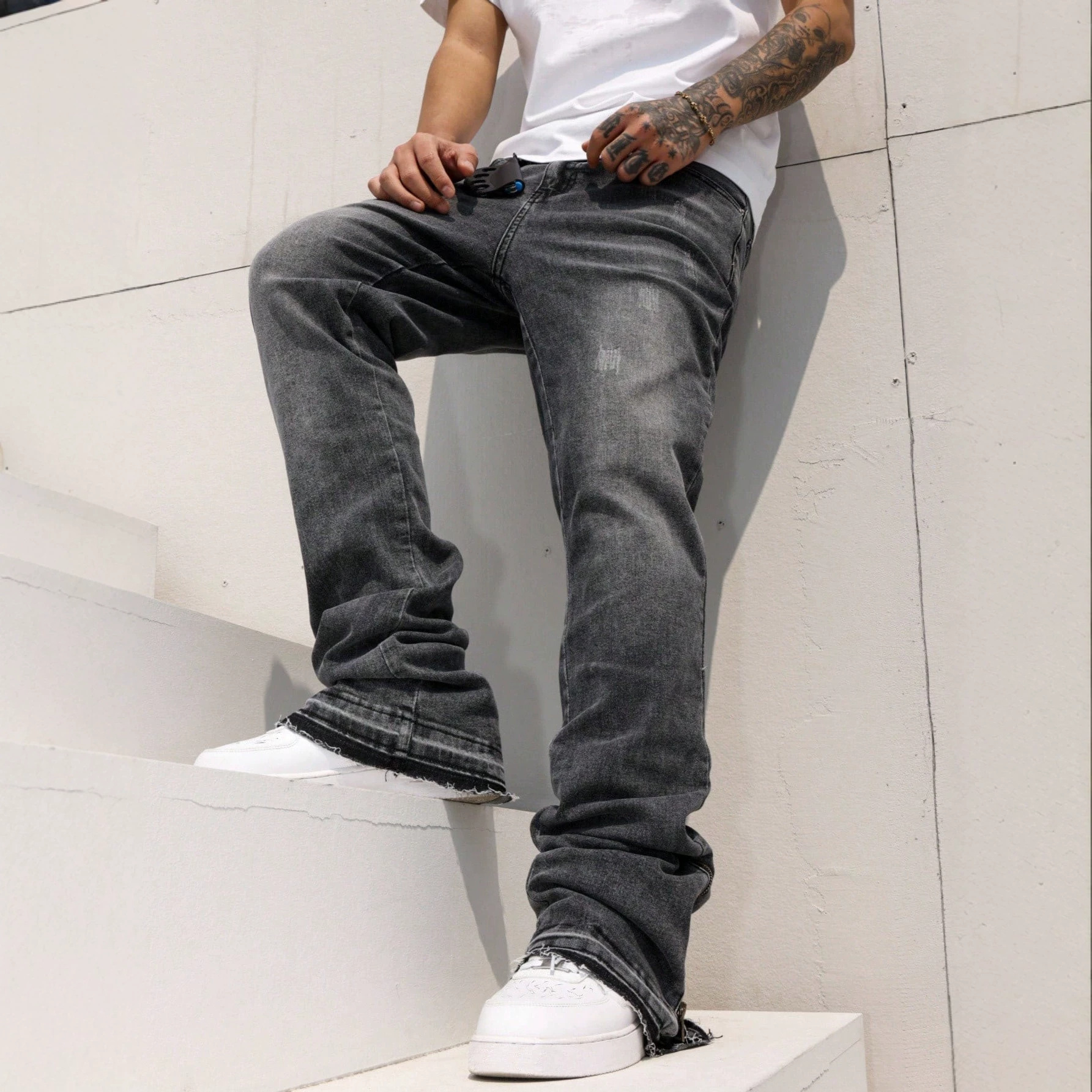 Mens Slightly Flared Relaxed-fit Stretchy Straight-leg Jeans - Image 5