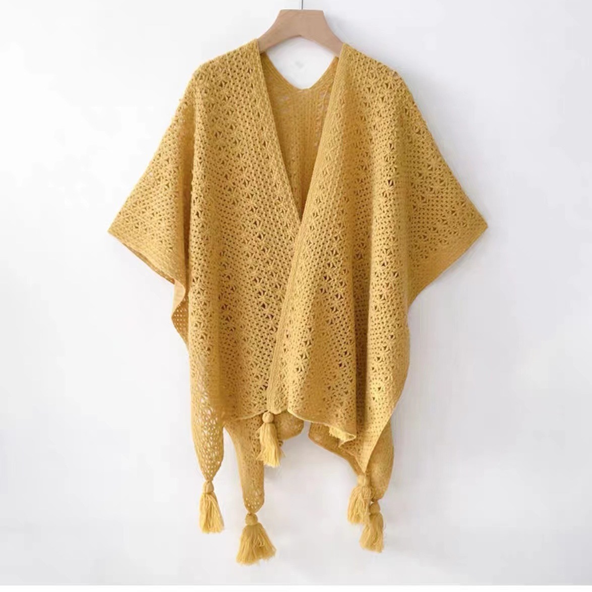 Womens Knitted Tassel-Trimmed Open-Front Cape For Photos - Image 5